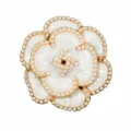 White camellia shoe charm with pearls, metal alloy clog accessories for garden shoes. - Classic Camellia Pearl Style(905-74)
