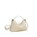 Elegante bolso de hombro de piel blanca, bolso hobo minimalista con herrajes plateados. - Blanco Crema