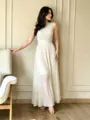 Vestido largo plisado sin mangas para mujer, con cuello alto chic y silueta de cintura muy favorecedora. - XS / Blanco