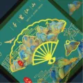 Klassisches chinesisches Metall-Lesezeichen mit Kette und Anhänger im Fächerdesign. - Tausend Meilen Flüsse und Berge