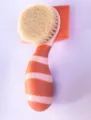 Set spazzola e pettine per neonati con setole morbide in lana e manico a righe per bimbi. - Spazzola per neonati in finta lana