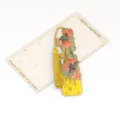Exquisites chinesisches Messing-Metall-Lesezeichen mit Lotusblumen-Design und gelber Quaste. - Schwalben & Lotus (Juni)