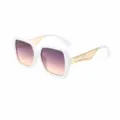 Occhiali da sole bianchi oversize con lenti sfumate viola e stanghette metalliche. - Bianco Solido con Rosa Viola Chiaro