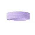 Detail van de paarse sporthaarband, zachte elastische gebreide stof voor comfort tijdens sporten. - Paars