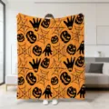 Orangene Halloween Kuscheldecke mit Kürbis Geist und Spinnennetz Muster für gemütliches Sofa. - 19 / 70x100