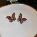 Mehrfarbige Kristall-Strass-Schmetterlings-Ohrstecker mit elegantem goldfarbenem Metallrand. - 39# Silberstift - Dunkelrot Schmetterling