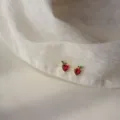 Mini rote Herz Zirkon Erdbeer Ohrstecker mit gruenem Blatt, schoener silberner Schmuck. - Herz Stil (C-254) / Rot