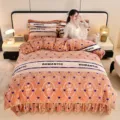 Thickened winter golden mink velvet four-piece bed skirt set with romantic floral heart print. - Milk Velvet Bedding Set (Lexuan Full of Love) / 1.8m Bed Skirt 4-Piece Set with Duvet Cover 200*230