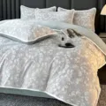 Parure de lit en velours de lait avec motif floral 3D, housse de couette douce et chaude. - Parure de lit en velours de lait sculpté, lotus des neiges, vert gris clair