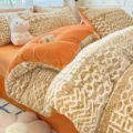 Juego de cama de invierno de terciopelo grueso, funda nórdica de franela suave, naranja cálido. - Blanca Huixuan