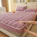 Plush winter warm fleece fitted sheet set in pink with elegant textured pattern for bed. - 120x200cm / Taro Purple