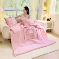 Cuscino coperta in velluto di latte rosa con ricamo di coniglio, plaid multifunzionale. - Coniglio caldo - giada rosa