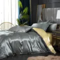 Conjunto de ropa de cama satén seda hielo gris dorado funda nórdica y sábana bajera - Bloque de color gris plata y camello / Sábana bajera de seda de hielo 120x200cm
