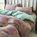 Parure de lit double gaze de coton à fleurs violettes avec draps et taies d'oreiller vert menthe. - Belle de Nuit Bleu-Violet