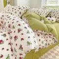 Double gauze cotton bedding set with strawberry floral print and green solid reversible design. - Little Strawberry - Class A Jacquard Double Gauze (Premium)