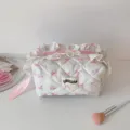 Trousse de maquillage matelassée à volants, imprimé floral et nœud, jolie pochette de voyage. - Nœud en dentelle blanc (coton 40 fils)