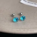 Glänzende blaue Zirkonia Ohrstecker mit sicherem Schraubverschluss aus Edelstahl für Damen. - Schraub-Ohrknorpelstecker (5395) / 1 Stück (6mm Zirkonia) / Aquamarin
