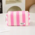 Borsetta cosmetica in spugna a righe rosa e bianche, astuccio da viaggio portatile dettaglio. - strisce rosa e bianche