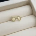 Minimalistische kleine 14K vergoldete Zirkon Hase und Karotte asymmetrische Ohrstecker chic. - Hase Karotte Stil / asymmetrisch / Gold