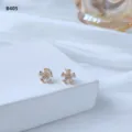 Minimalistische 14k vergoldete Zirkon Blumen Ohrstecker, elegante feine Detailansicht. - Blumenstil (B-405)