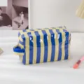 Waterdichte PVC Gestreepte Make-up Tas Reisschas Toilettas Organizer Voor Op Reis - Blauw & Geel Gestreept