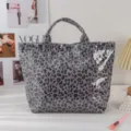 Graue Leo-Muster PVC Tote Tasche, stylische transparente große Handtasche für Damen Sommer. - Leopardenmuster Grau