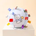 Balle sensorielle en peluche pour bébés avec rubans colorés et joli design d'ours mignon. - 10cm / Ours bleu à étoiles
