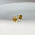 Minimalistische gelbe Kristall quadratische Ohrstecker mit versilberten Nadeln fuer Damenschmuck. - Gelb