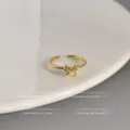 Eleganter goldener Schleifen-Offenring für Damen, minimalistischer verstellbarer Ring. - Offen Verstelbar / Eleganter Schleifen-Stil (B-102 Dick Echtgold-vergoldet)
