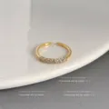 Minimalistischer, offener, verstellbarer Goldring mit funkelnden Zirkonia-Kristallen für Damen. - Offen Verstelbar / Zarter Mikro-Pavé-Stil (Dick echtvergoldet)