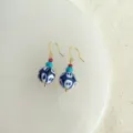 Handgefertigte blau-weiße Porzellan-Perlen Ohrringe, chinesische Ästhetik Retro Schmuck Damen. - Blaue Hortensie (4206)