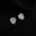 Elegante mattierte grüne Rosen-Ohrclips für ungepierchte Ohren, schickes Blumenschmuck. - Doppelschichtige Clip-Ohrringe / Grünes Blumenmuster