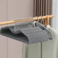 Γκρι βελούδινες κρεμάστρες 10 τεμάχια, κοντός λαιμός αντιολισθητικές κρεμάστρες ρούχων - Κρεμάστρα κοντού λαιμού (Πακέτο 10) / Ήσυχο Γκρι