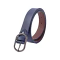 Ceinture décontractée bleue pour femme avec boucle ovale à motif et doublure contrastée. - Bleu marine