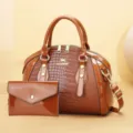 Ensemble de sac à main en cuir vernis marron avec motif crocodile et pochette assortie. - Avec Petite Pochette / Orange