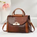 Borsa a tracolla marrone con stampa coccodrillo intrecciata, elegante borsa da donna chic. - Coccodrillo / Giallo ocra