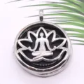 Legierung hohler Lotus Anhänger Medaillon Halskette mit meditierender Figur Stein. - Schwarzer Achat
