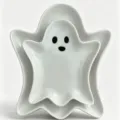 Plateau à bijoux en céramique blanche en forme de fantôme mignon pour bonbons d'Halloween - Assiette Fantôme (Emballage Boîte en Mousse)