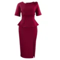 Elegante abito longuette bordeaux con peplo, maniche corte, spacco laterale e rosa sulla spalla. - Taglia S / Vestiti / Borgogna