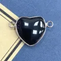 Conector de joyería DIY de metal plateado con corazón negro colgante para pulsera collar. - 15x23mm / Ágata negra