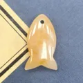 Natuursteen gele vis hanger kristal agaat gepolijst DIY sieraden accessoire variant. - 11x21mm / Rode Aventurijn