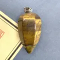Naturstein Chili geformter mehrseitiger Kristall Tropfen Anhänger DIY Schmuck Zubehör - 17x34mm / Tigerauge
