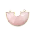 Halbmond rosa Naturstein Anhänger, goldfarben vergoldetes DIY Schmuck Zubehör Element. - 26x40mm / Rosenquarz