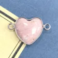 Conector de pulsera de corazón de cristal rosa natural plateado galvanizado DIY joyas - 15x23mm / Rodonita