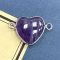 Conector de joyería de gema de corazón púrpura, dije de pulsera DIY plateado artículo - 15x23mm / Amatista