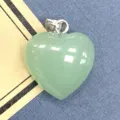 Ciondolo a cuore in cristallo verde naturale, elegante accessorio per collana DIY. - Aventurina verde / 15x17mm