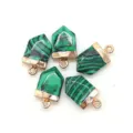 Ciondolo scudo verde malachite con cappuccio dorato per collana fai da te accessorio. - Malachite