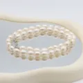 Elegante doppelschichtige Süßwasser-Perlenkette mit fast runden Perlen und Metallverschluss. - 034 Reisperle mit Gewinde (Karabinerverschluss) / 7-8mm / 43cm / Weiß