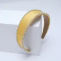 Serre-tête en satin jaune avec double rangée de strass, accessoire de cheveux chic et large. - Jaune Citron