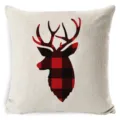 Vue détaillée de la housse de coussin en lin de Noël avec un joli motif de cerf à carreaux. - Style 16